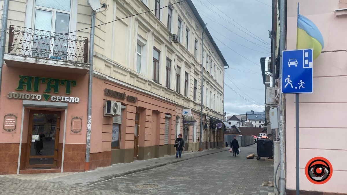 У центрі міста з'явився новий дорожній знак 1