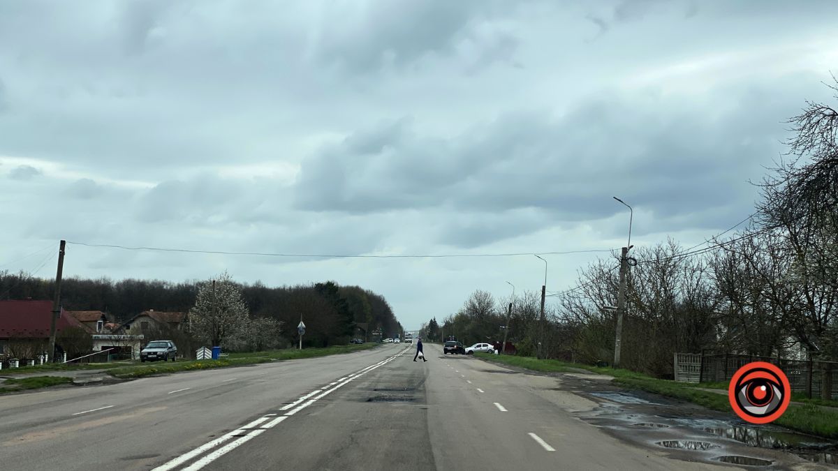 Дорогу на Шепарівці точково ремонтують 2