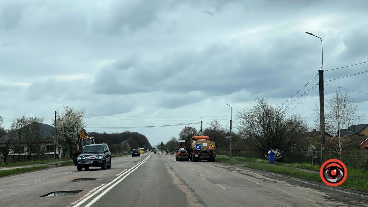 Дорогу на Шепарівці точково ремонтують 4