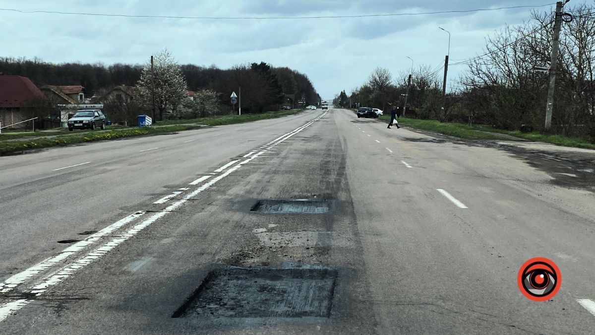 Дорогу на Шепарівці точково ремонтують 1