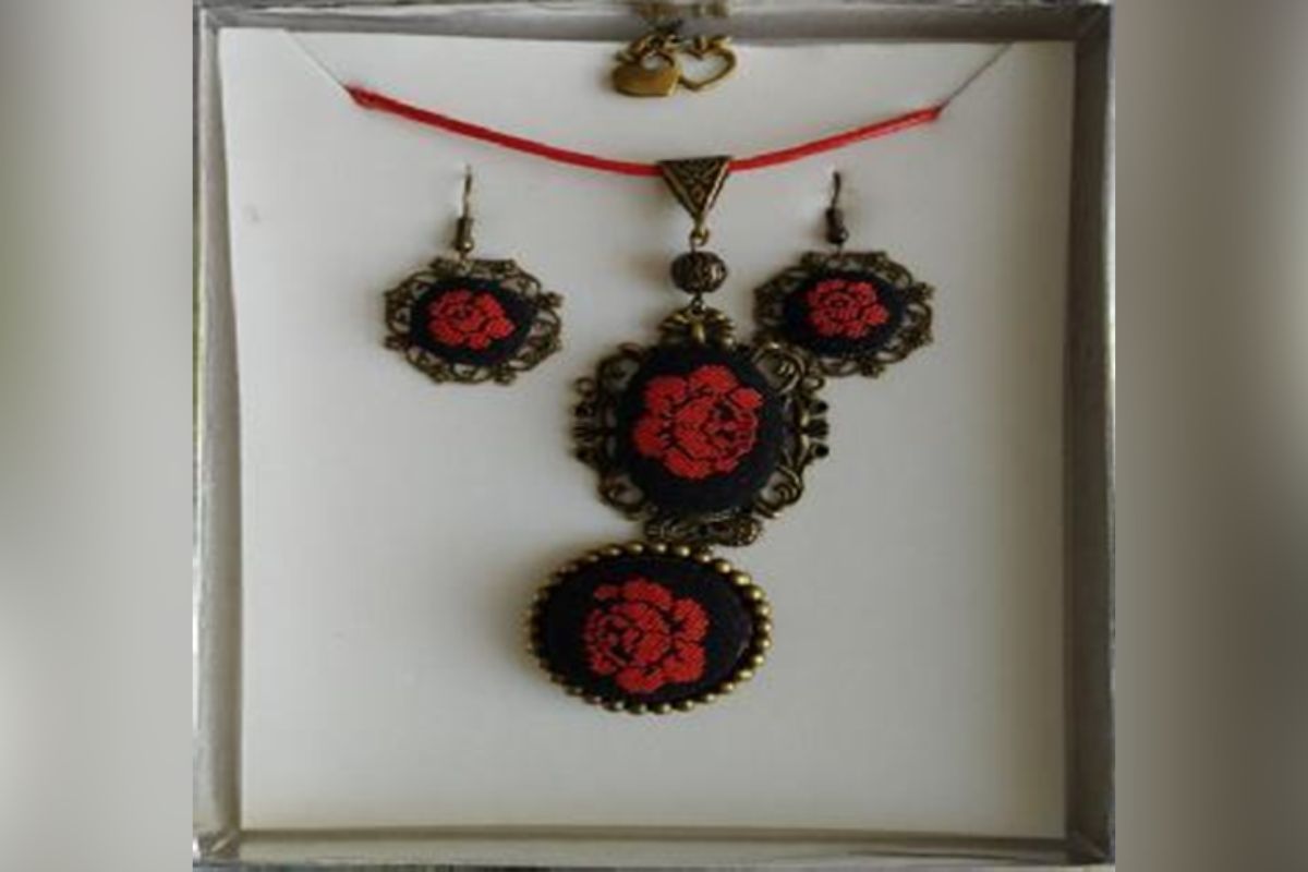 У РВА презентували лоти, які будуть на благодійному аукціоні 29