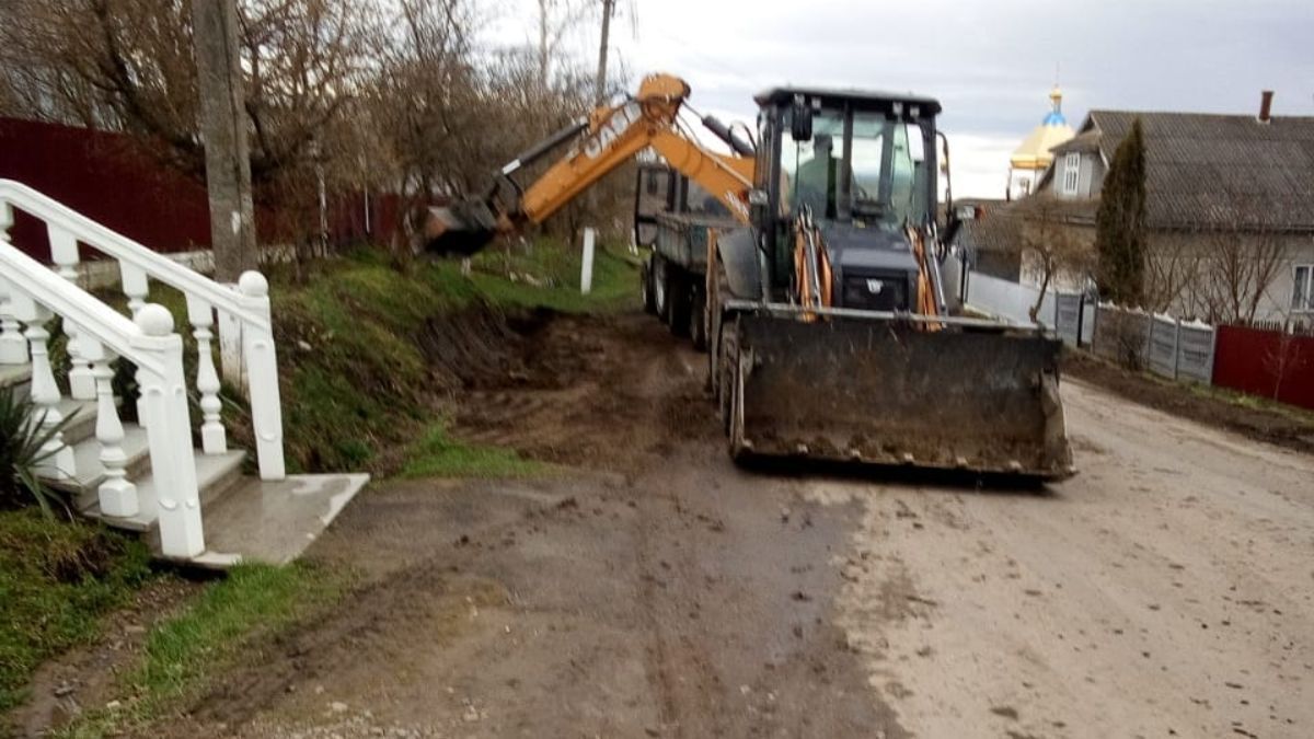 У Снятинській громаді триває підготовка до Великодніх свят: прибирають населені пункти 5