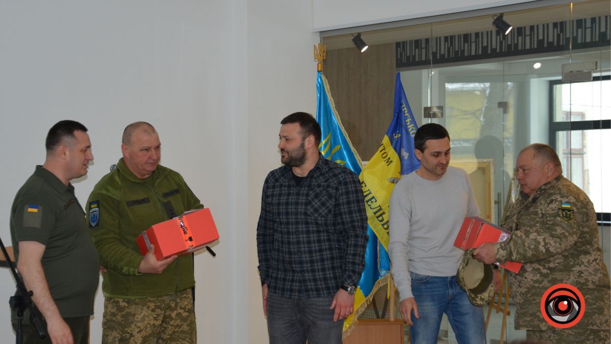 Більше 1 мільйона гривень зібрали для ЗСУ на благодійному аукціоні в Коломиї 14