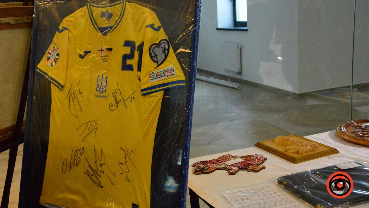 Більше 1 мільйона гривень зібрали для ЗСУ на благодійному аукціоні в Коломиї 13