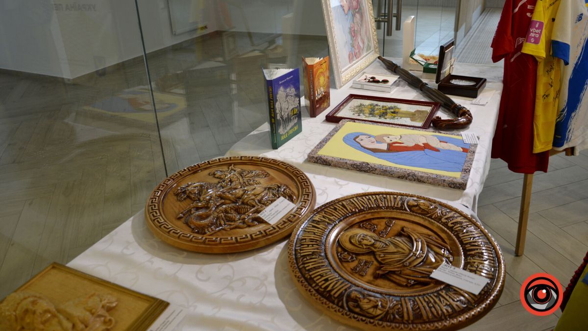 Більше 1 мільйона гривень зібрали для ЗСУ на благодійному аукціоні в Коломиї 5