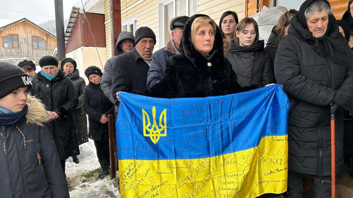 У Шешорах відкрили меморіальну дошку загиблому воїну Юрію Іванишину 1