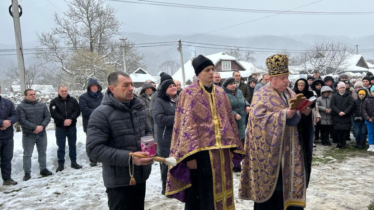 У Шешорах відкрили меморіальну дошку загиблому воїну Юрію Іванишину 2