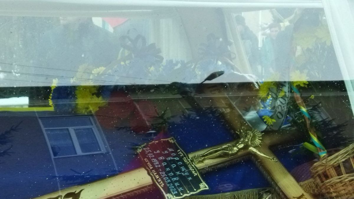 В останню дорогу провели Героя Івана Морощука на Городенківщині 4