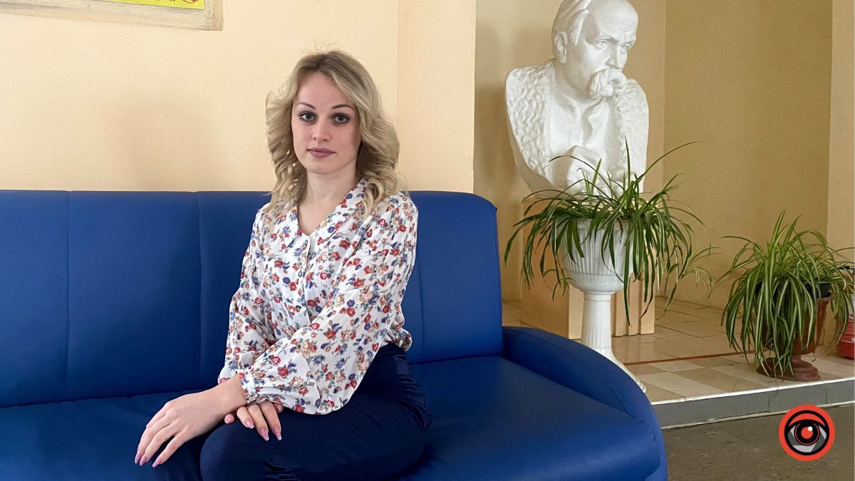 У Коломийському ліцеї №5 з'явилася писанка з кришечок 3