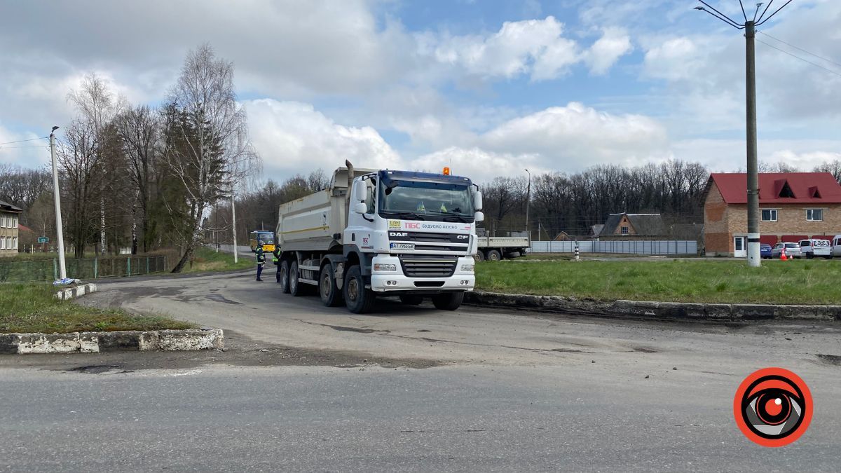 Кільцева розв'язка на Франківськ дочекалася ремонту 1