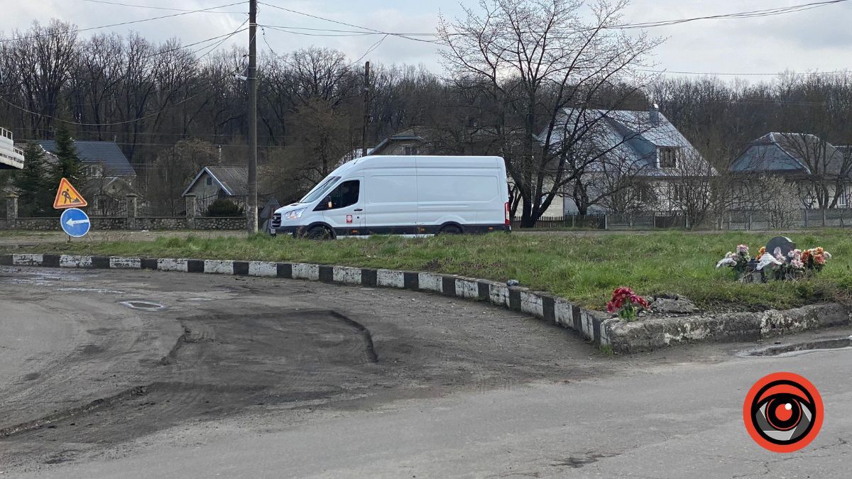 Кільцева розв'язка на Франківськ дочекалася ремонту 6