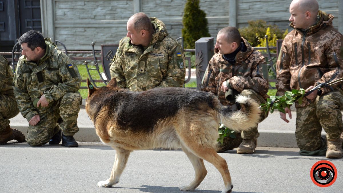 Коломия попрощалася з Героями Василем Ткачуком та Олександром Ніньовським 6