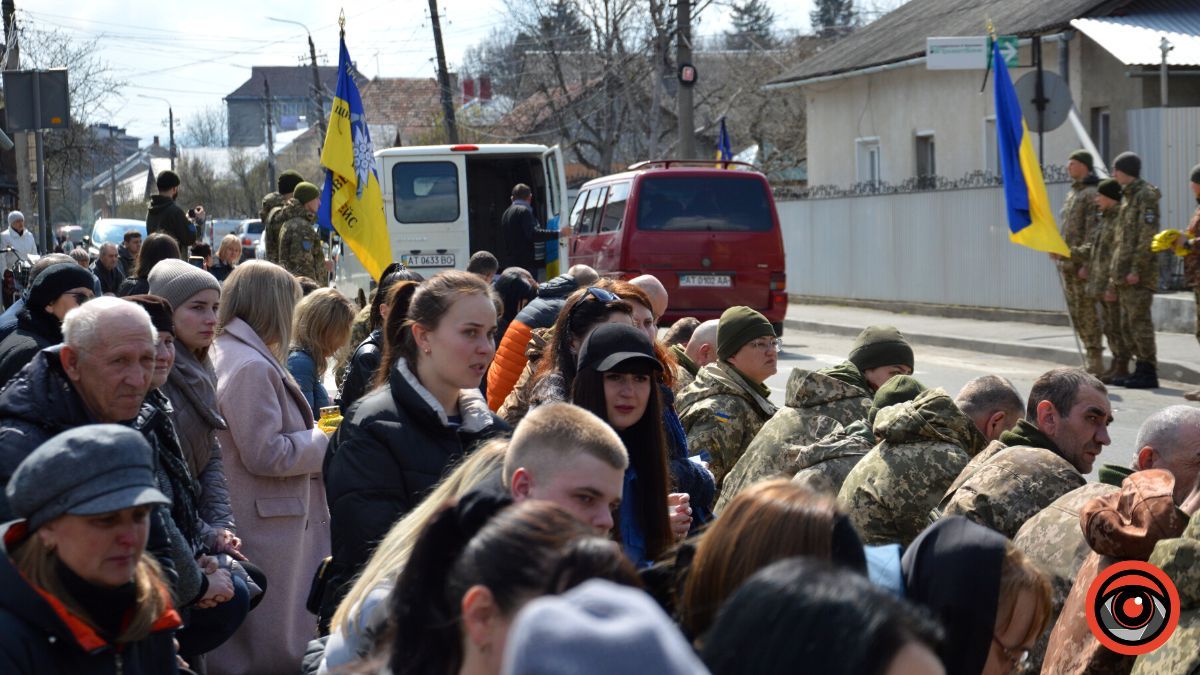 Коломия попрощалася з Героями Василем Ткачуком та Олександром Ніньовським 8