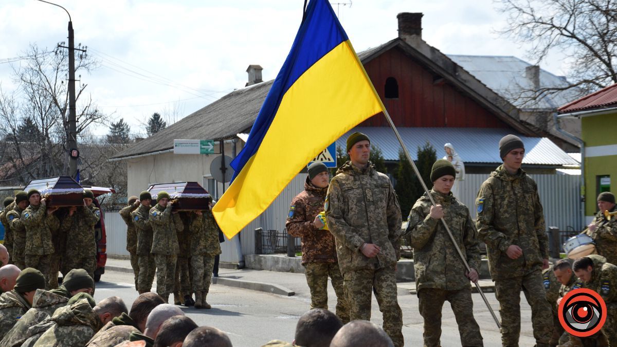 Коломия попрощалася з Героями Василем Ткачуком та Олександром Ніньовським 9