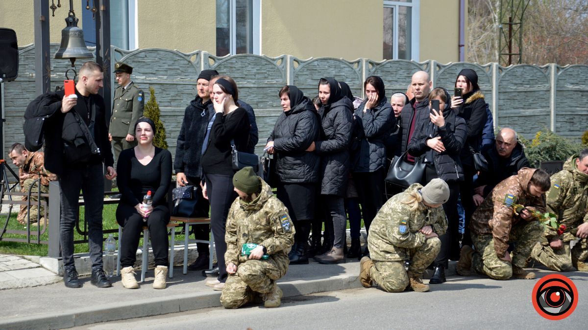 Коломия попрощалася з Героями Василем Ткачуком та Олександром Ніньовським 10
