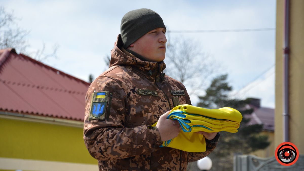 Коломия попрощалася з Героями Василем Ткачуком та Олександром Ніньовським 11