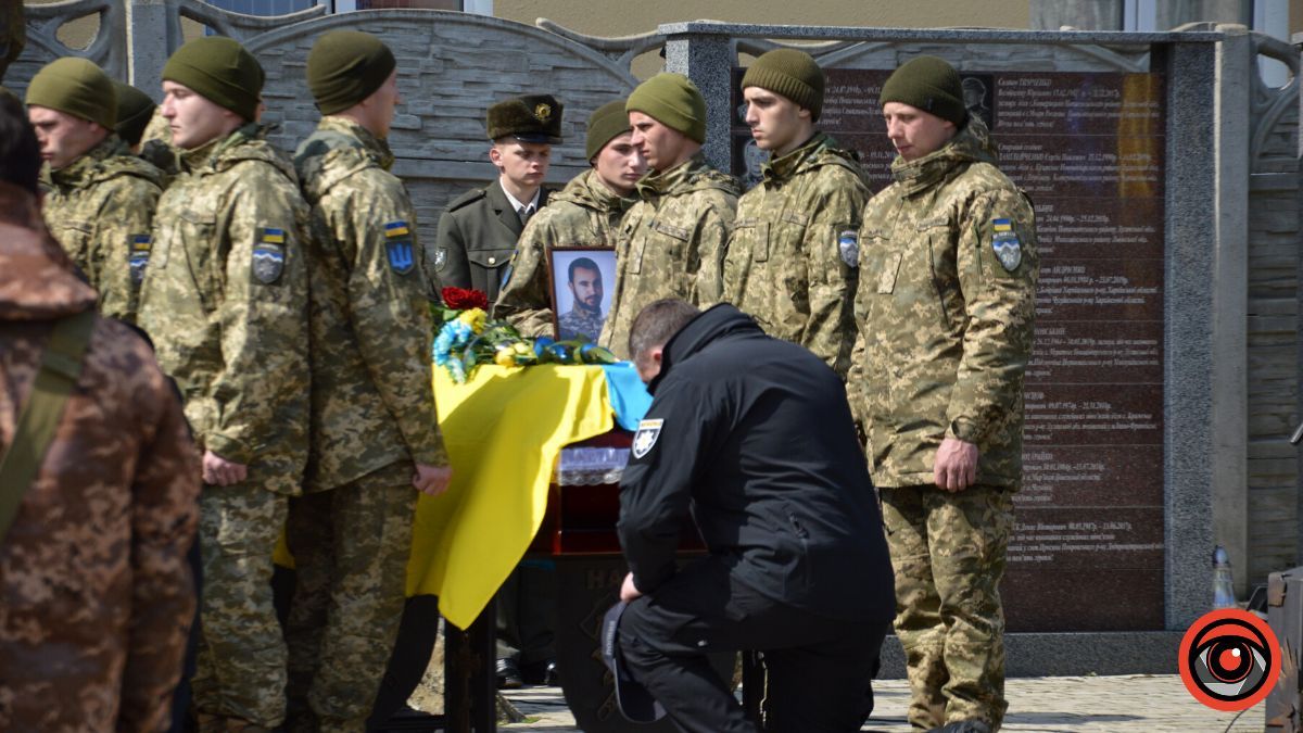 Коломия попрощалася з Героями Василем Ткачуком та Олександром Ніньовським 15