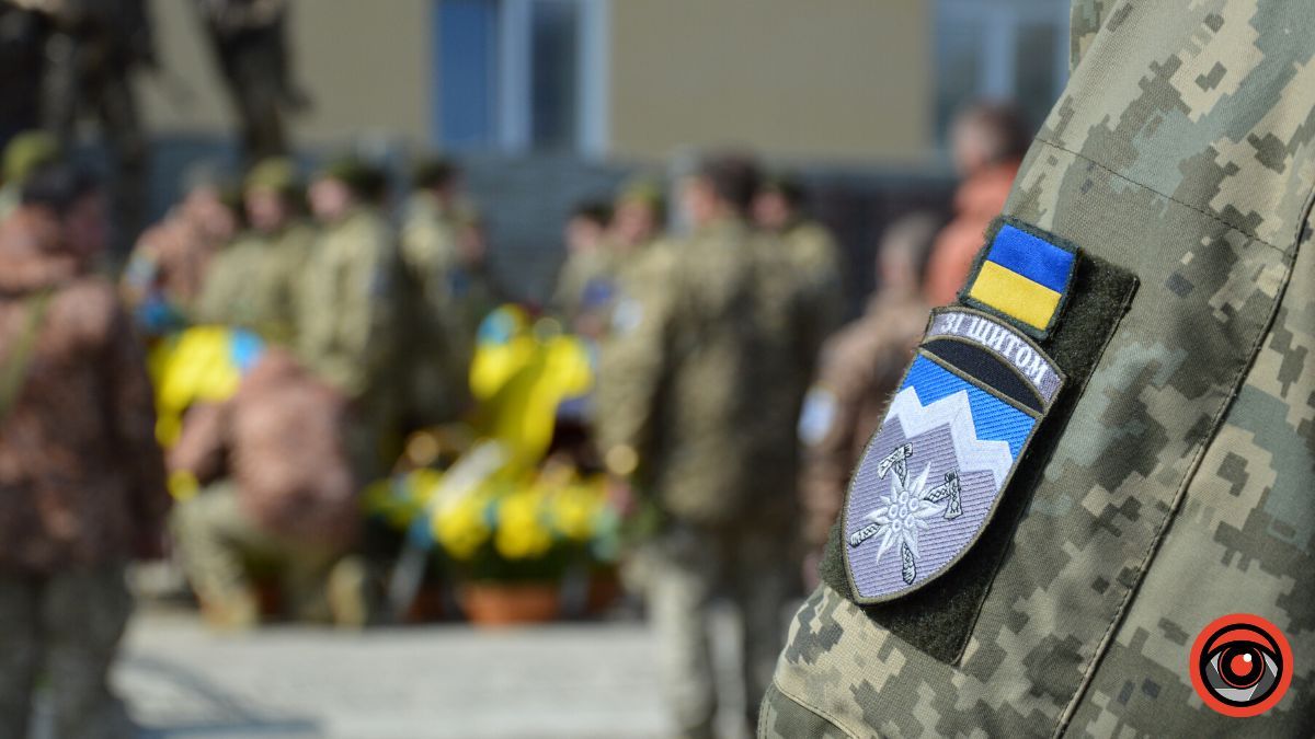 Коломия попрощалася з Героями Василем Ткачуком та Олександром Ніньовським 17