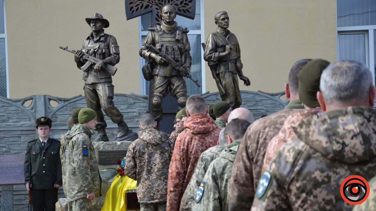 Коломия попрощалася з Героями Василем Ткачуком та Олександром Ніньовським 18