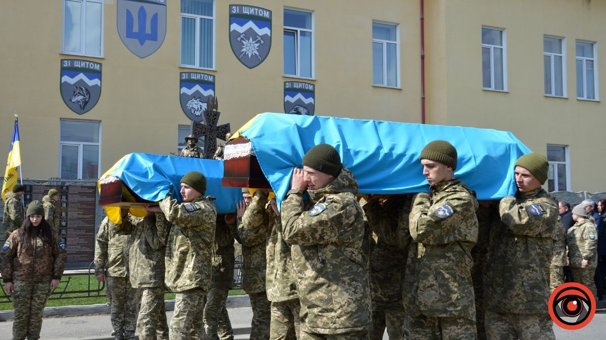 Коломия попрощалася з Героями Василем Ткачуком та Олександром Ніньовським 22