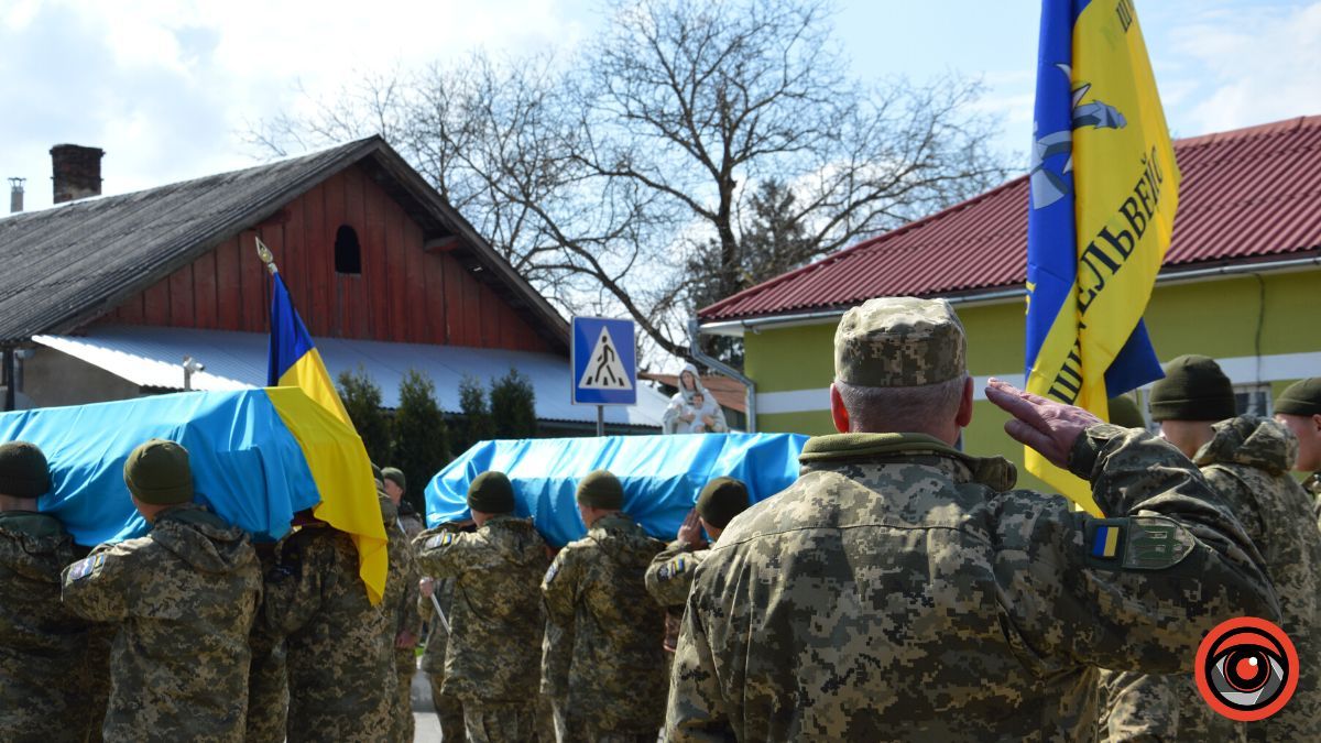 Коломия попрощалася з Героями Василем Ткачуком та Олександром Ніньовським 24