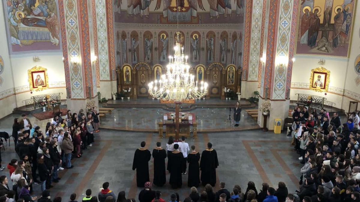 У Коломиї відбулася загальношкільна Хресна дорога 3