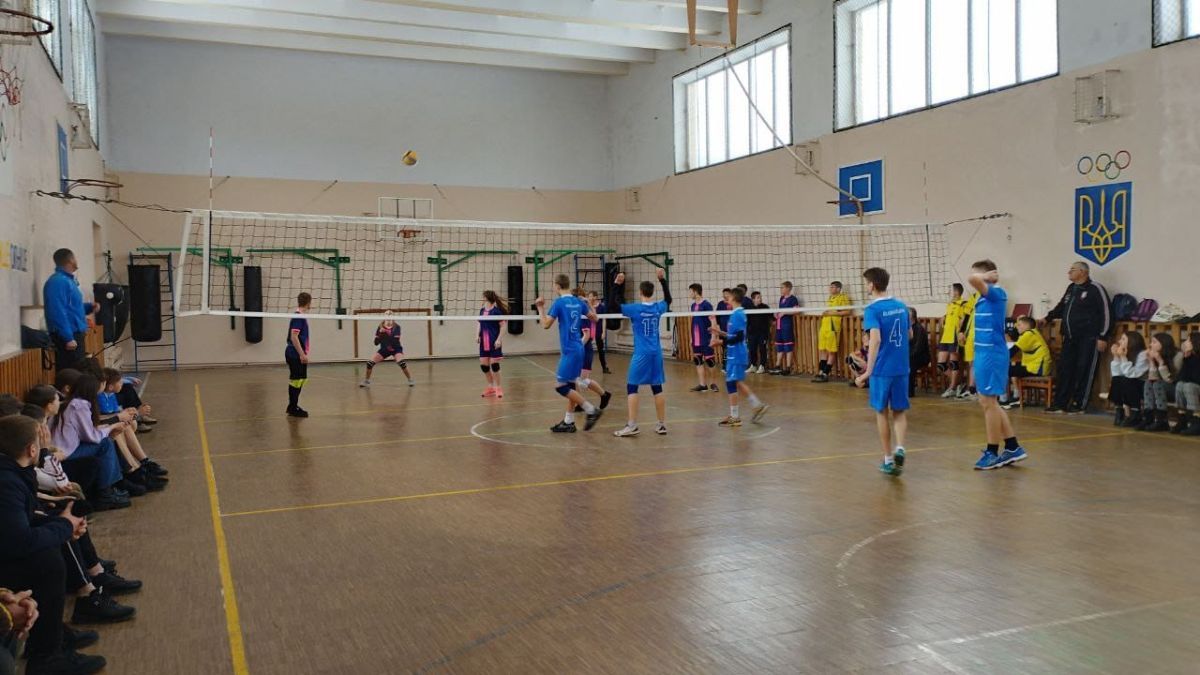 У Печеніжинській ТГ відбулися фінальні змагання з волейболу серед юнаків | Хто переміг? 5