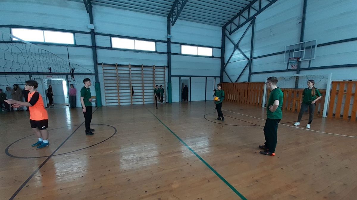 У Печеніжинській ТГ відбулися фінальні змагання з волейболу серед юнаків | Хто переміг? 2