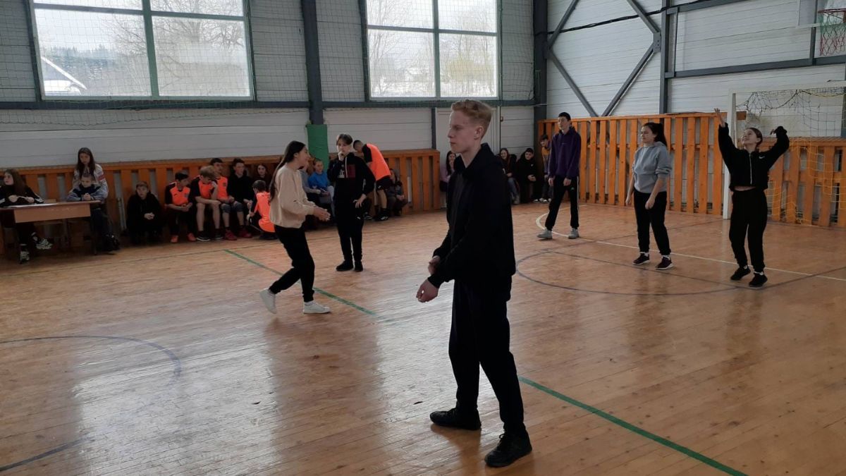 У Печеніжинській ТГ відбулися фінальні змагання з волейболу серед юнаків | Хто переміг? 1