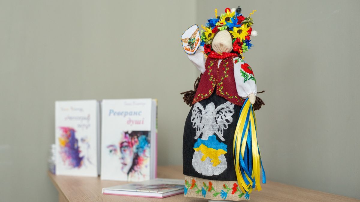 У міській публічній бібліотеці відбулася презентація збірки поетичної прози "Реверанс душі" 4