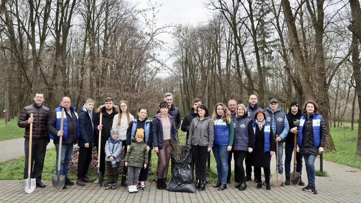 У парку Тараса Шевченка висадили 25 дубів 3