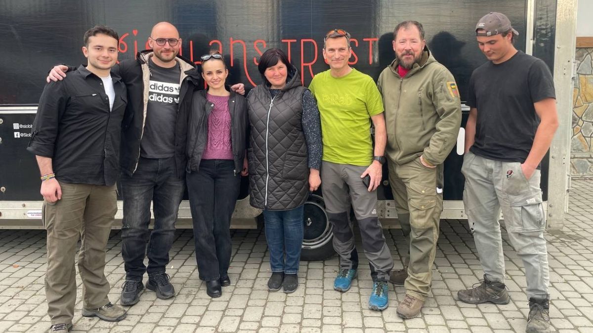 У Печеніжинській громаді волонтери безкоштовно роздавали піцу 5