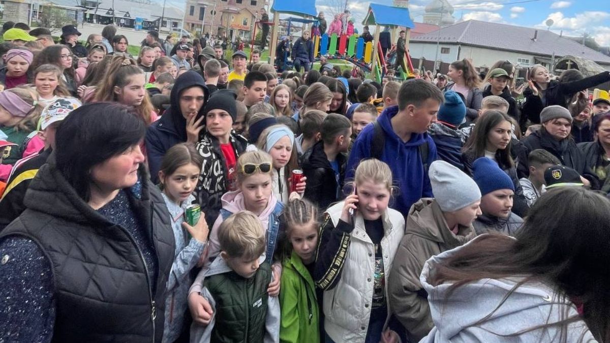 У Печеніжинській громаді волонтери безкоштовно роздавали піцу 4