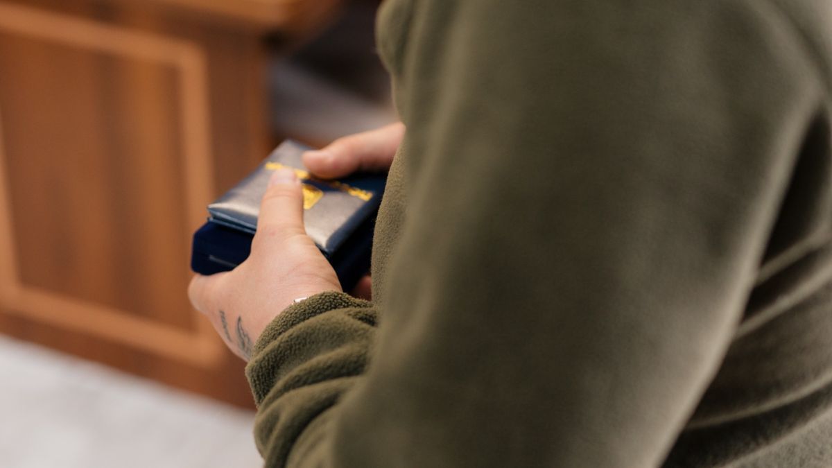 Військовому з 10 ОГШБ вручили медаль "За заслуги перед Прикарпаттям" 2