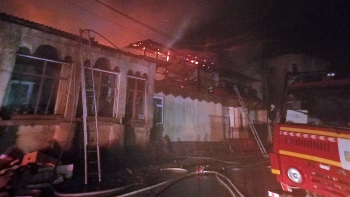 Масштабна пожежа спалахнула цієї ночі у Косові 1