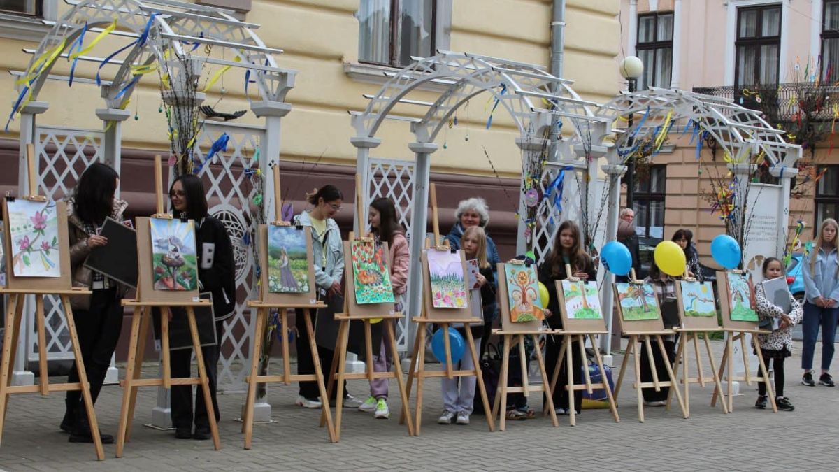 "Великодні перегони" провели в Коломиї для дітей 2