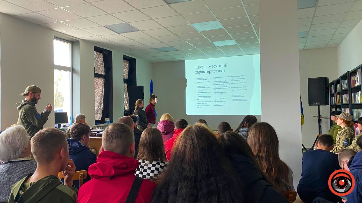 У Коломиї молодь зустрілася із захисниками України 7