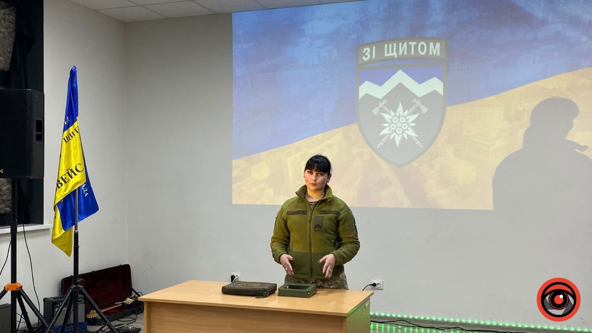 У Коломиї молодь зустрілася із захисниками України 3