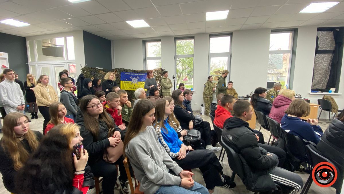 У Коломиї молодь зустрілася із захисниками України 2