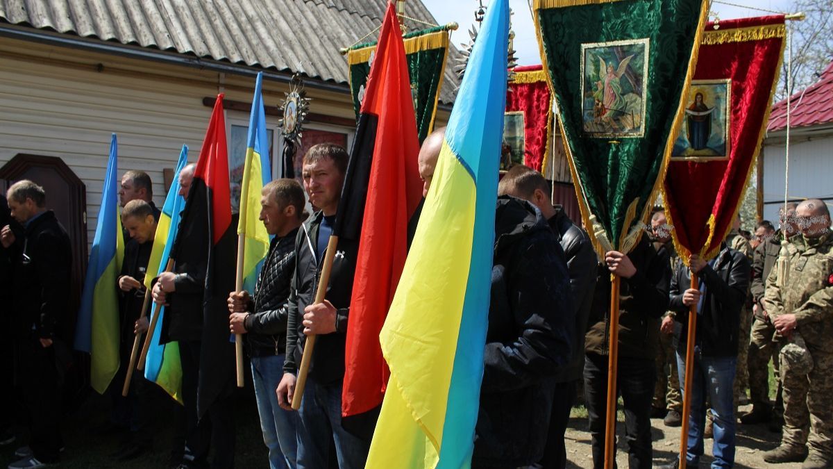 Делятинська громада провела в останню дорогу Героя Юрія Молдавчука 1