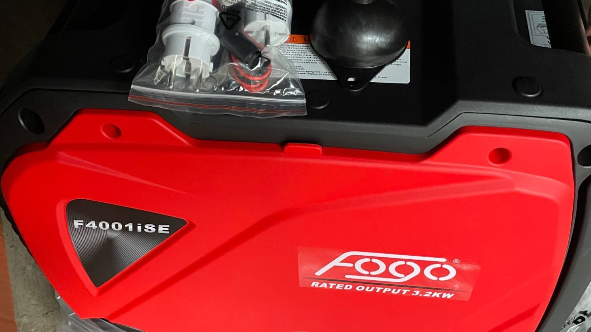 Волонтери центру "Локомотив" везуть великодні продукти на передову 1