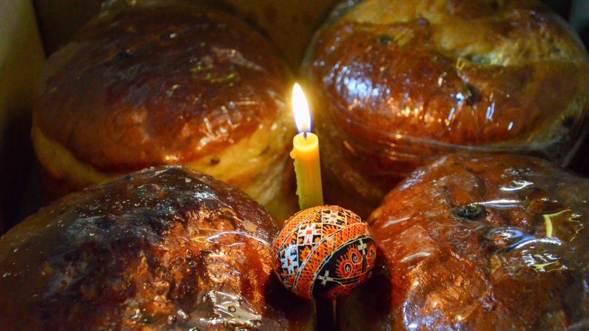 У Коломиї посвятили та передали великодні гостинці захисникам 5