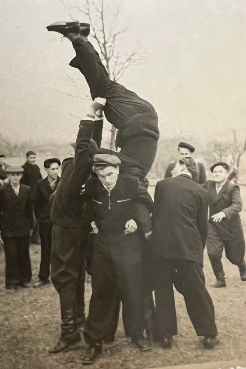 "Крива лоза", Великдень, с. Нижній Вербіж, 1957 р. (фото Івана Лудчака)