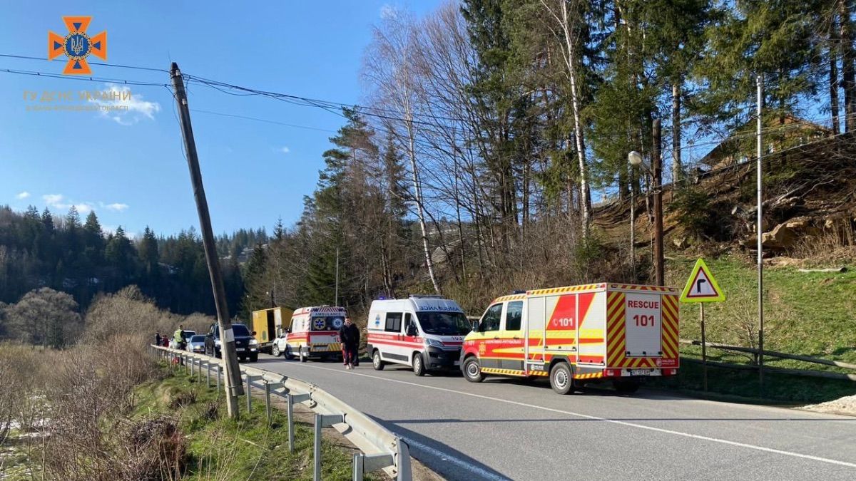 На Яремчанщині ДТП за участі трьох авто: є постраждалі 2