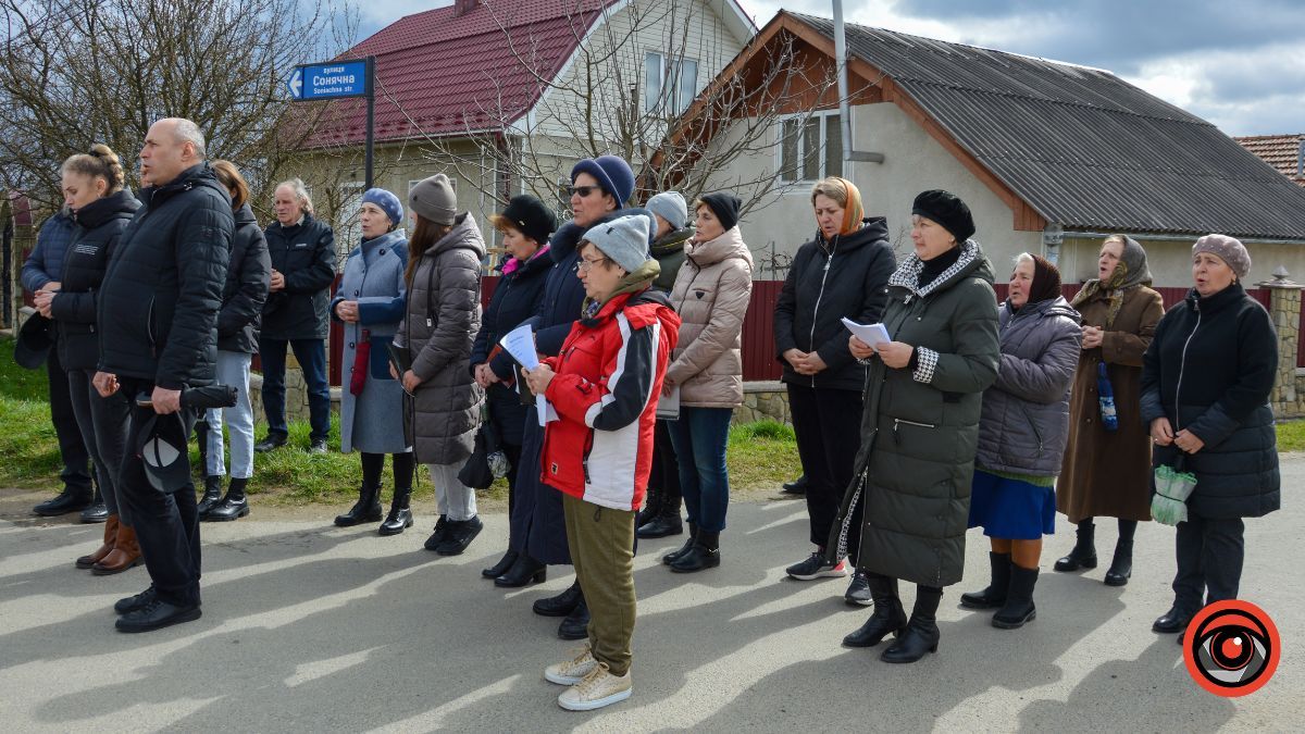 У Нижньому Вербіжі відбулася Хресна дорога селом 4