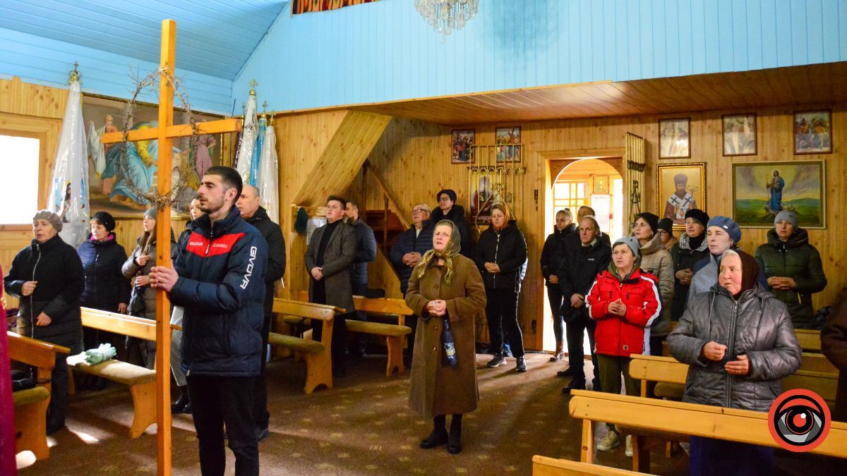 У Нижньому Вербіжі відбулася Хресна дорога селом 1