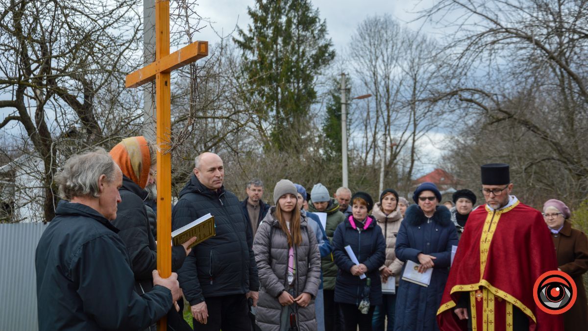 У Нижньому Вербіжі відбулася Хресна дорога селом 10