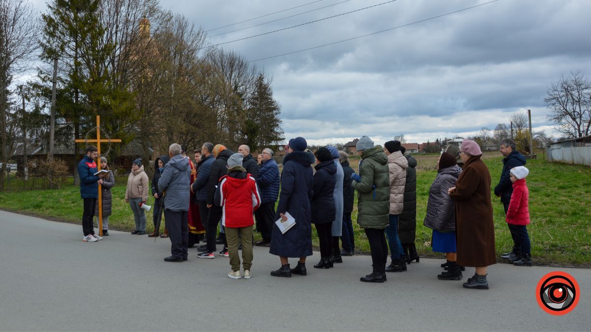 У Нижньому Вербіжі відбулася Хресна дорога селом 7