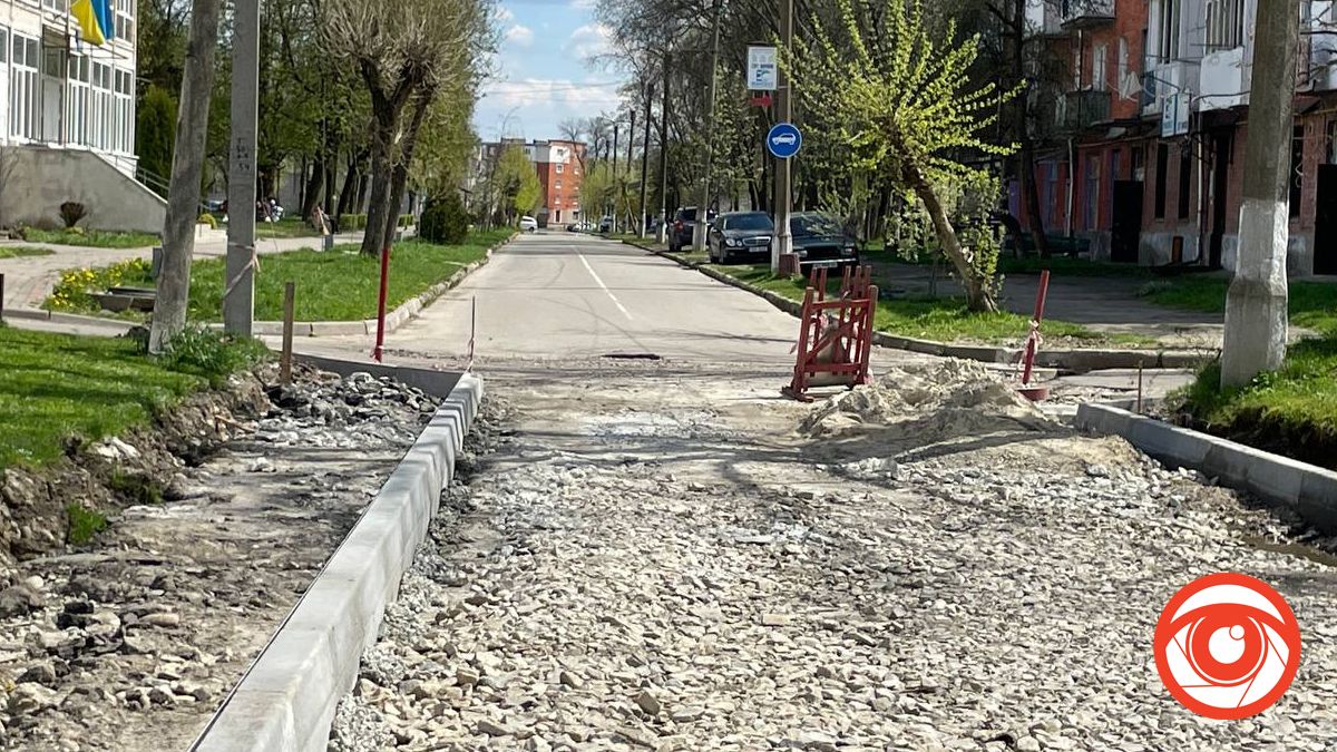 Після численних скарг калушан вулиці Коновальця повернуть законну ширину