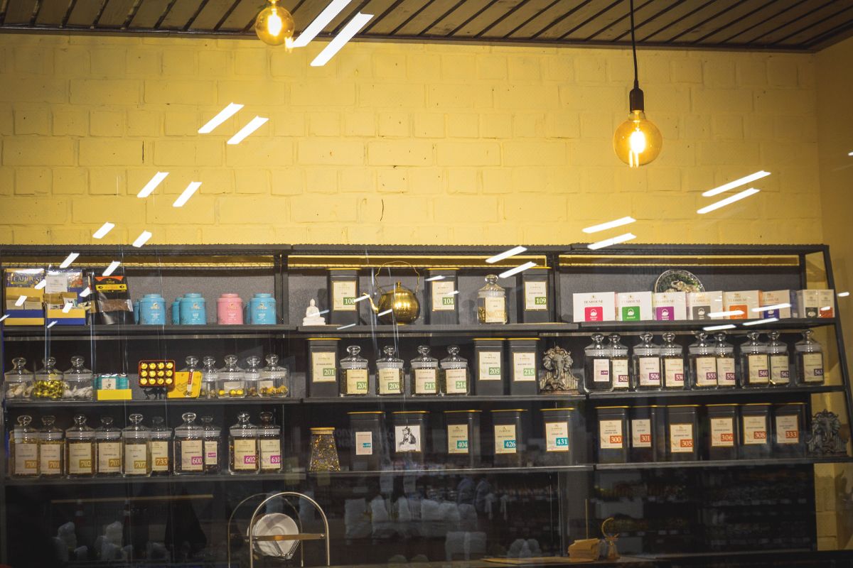 «Крамниця чаю» по вул. Й. Сліпого, 4.